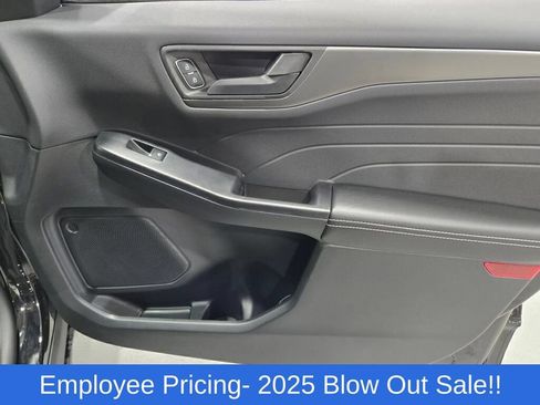 New 2025 Ford Escape Active w/ Cold Weather Package FWD image 9
