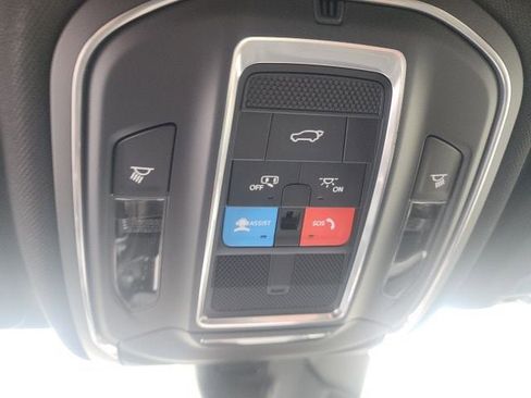 New 2026 Jeep Grand Cherokee Limited image 9