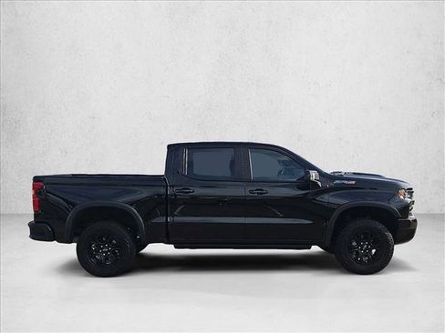 Used 2023 Chevrolet Silverado 1500 ZR2 w/ Technology Package AWD/4WD image 4