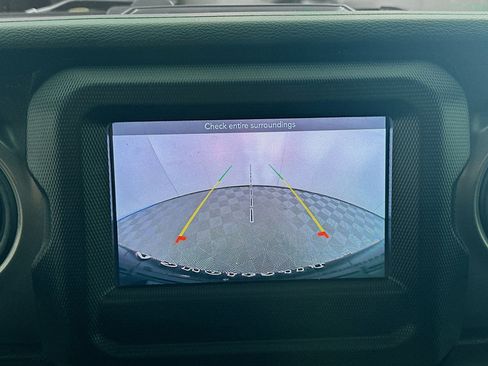 Used 2023 Jeep Wrangler Unlimited w/ Cold Weather Group image 21