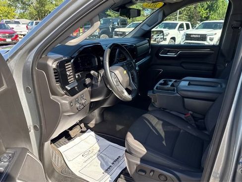 Used 2025 Chevrolet Silverado 1500 LT AWD/4WD image 9