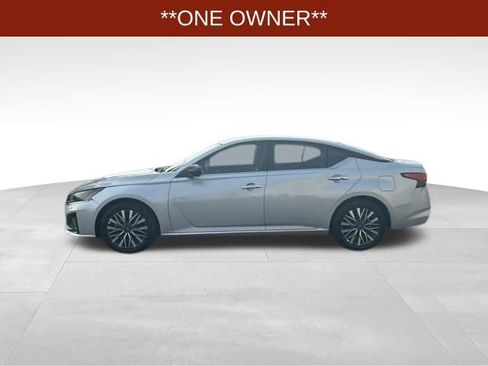 Used 2025 Nissan Altima 2.5 SV FWD image 4