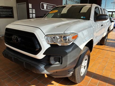 Used 2021 Toyota Tacoma SR RWD image 5
