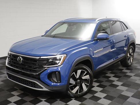 New 2026 Volkswagen Atlas Cross Sport SE AWD/4WD image 2