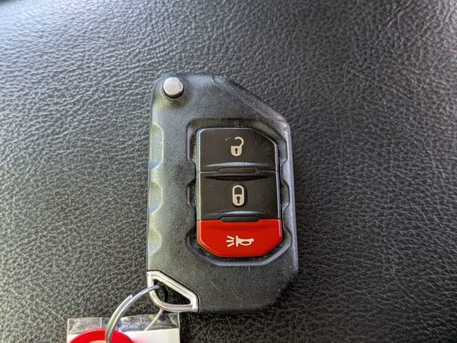 Used 2020 Jeep Gladiator Mojave AWD/4WD image 33