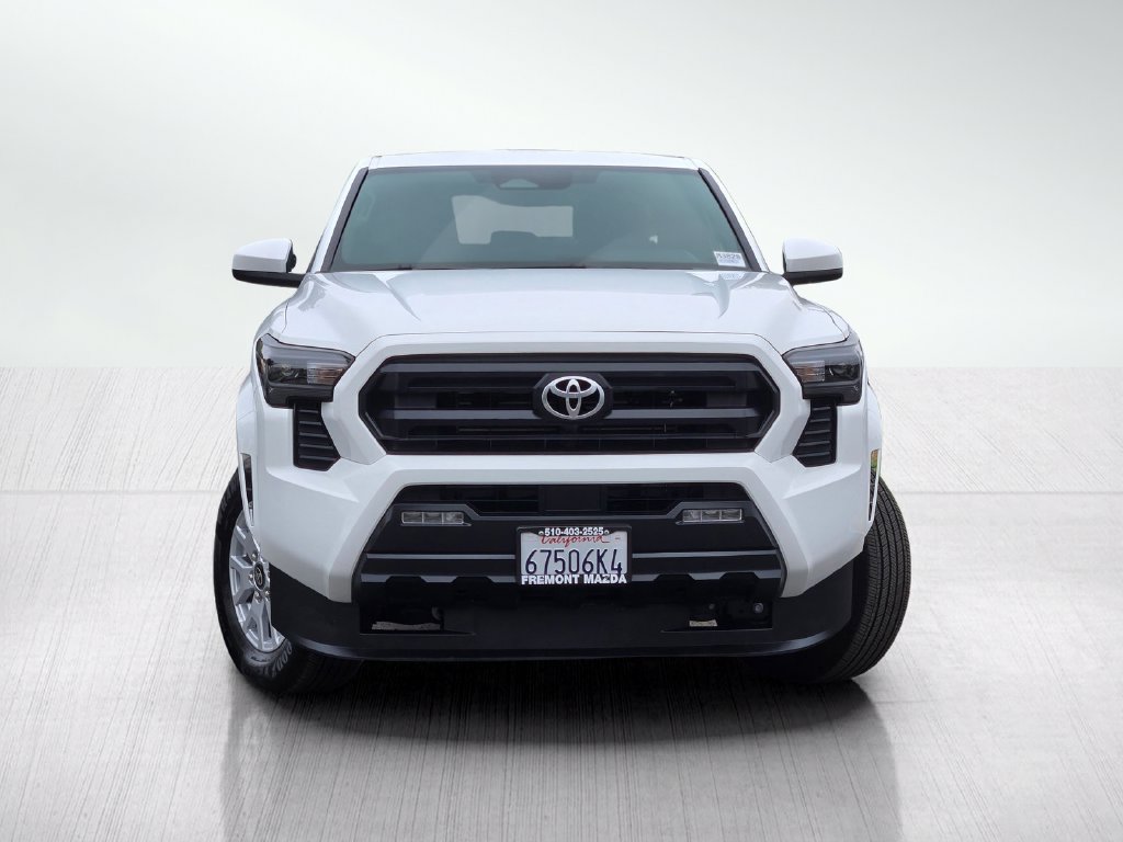 Used 2025 Toyota Tacoma SR5 AWD/4WD image 2