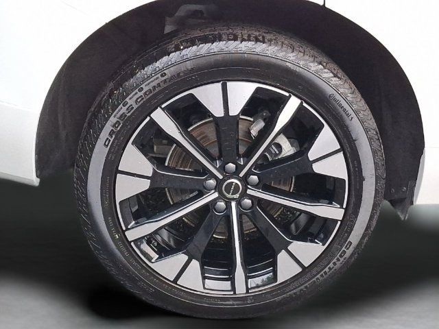 Used 2026 Volvo XC60 B5 Plus AWD/4WD image 25
