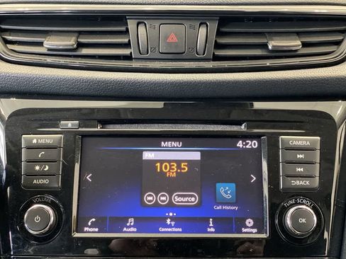 Used 2020 Nissan Rogue S image 19