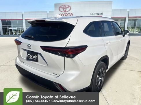 Certified 2023 Toyota Highlander XLE image 34