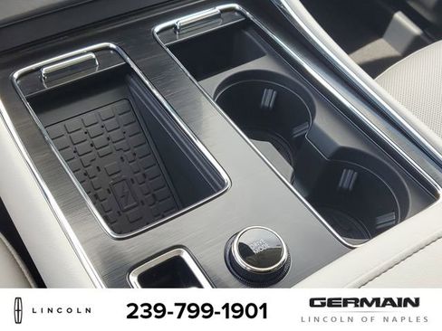 New 2025 Lincoln Aviator AWD w/ Equipment Group 101A image 31