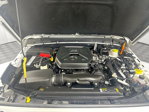 Used 2022 Jeep Wrangler Sahara w/ Cold Weather Group image 33