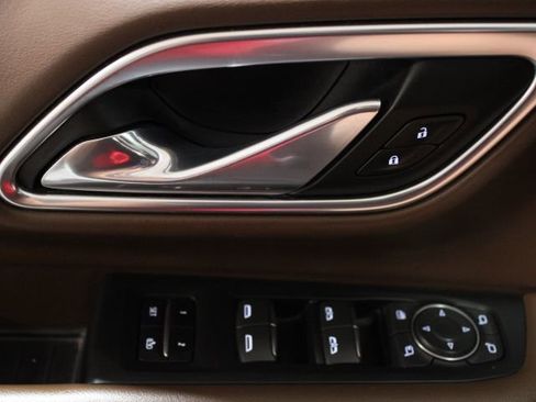 Used 2021 Chevrolet Tahoe High Country w/ Premium Package image 21