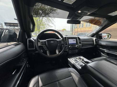 Used 2020 Ford Expedition XLT w/ Equipment Group 202A AWD/4WD image 19