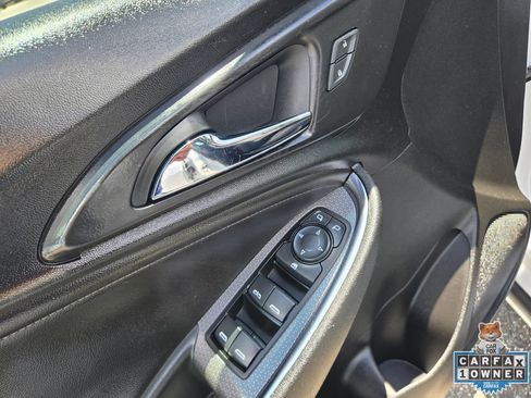 Used 2019 Chevrolet Malibu LT w/ Leather Package FWD image 23