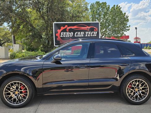 Used 2016 Porsche Macan Turbo w/ Premium Package Plus image 2