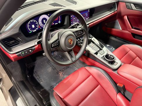 Certified 2025 Porsche 911 Carrera RWD image 4