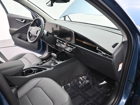 New 2026 Kia Niro SX image 22