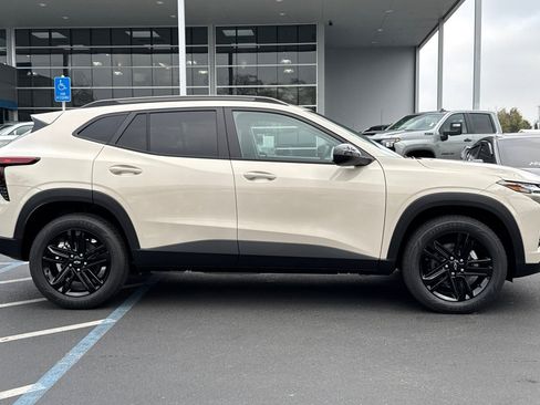 New 2026 Chevrolet Trax ACTIV w/ Driver Confidence Package image 2