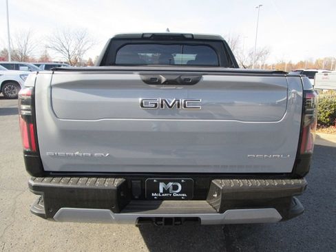 New 2024 GMC Sierra EV Denali AWD/4WD image 4
