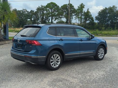 Used 2018 Volkswagen Tiguan SE w/ Panoramic Sunroof Package FWD image 7