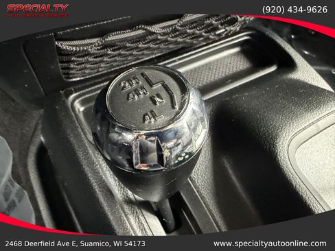 Used 2018 Jeep Wrangler Unlimited Sahara AWD/4WD image 27