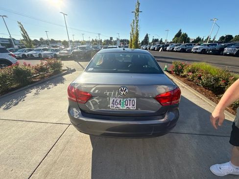 Used 2014 Volkswagen Passat 1.8T S FWD image 8