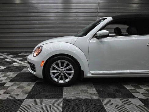 Used 2018 Volkswagen Beetle 2.0T SE FWD image 36