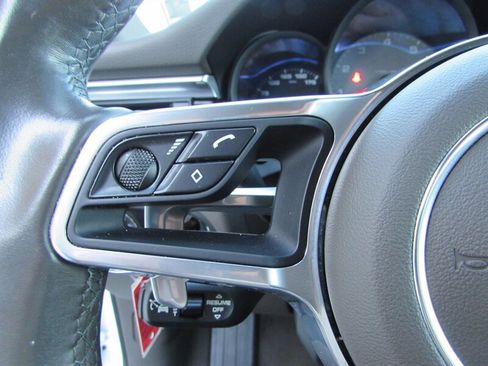 Used 2020 Porsche Macan S image 13