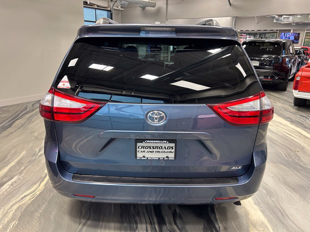 Used 2015 Toyota Sienna XLE FWD image 34