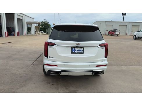 Used 2024 Cadillac XT6 Premium Luxury image 7