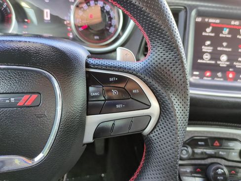 Used 2018 Dodge Challenger R/T Scat Pack w/ Leather Interior Group RWD image 19