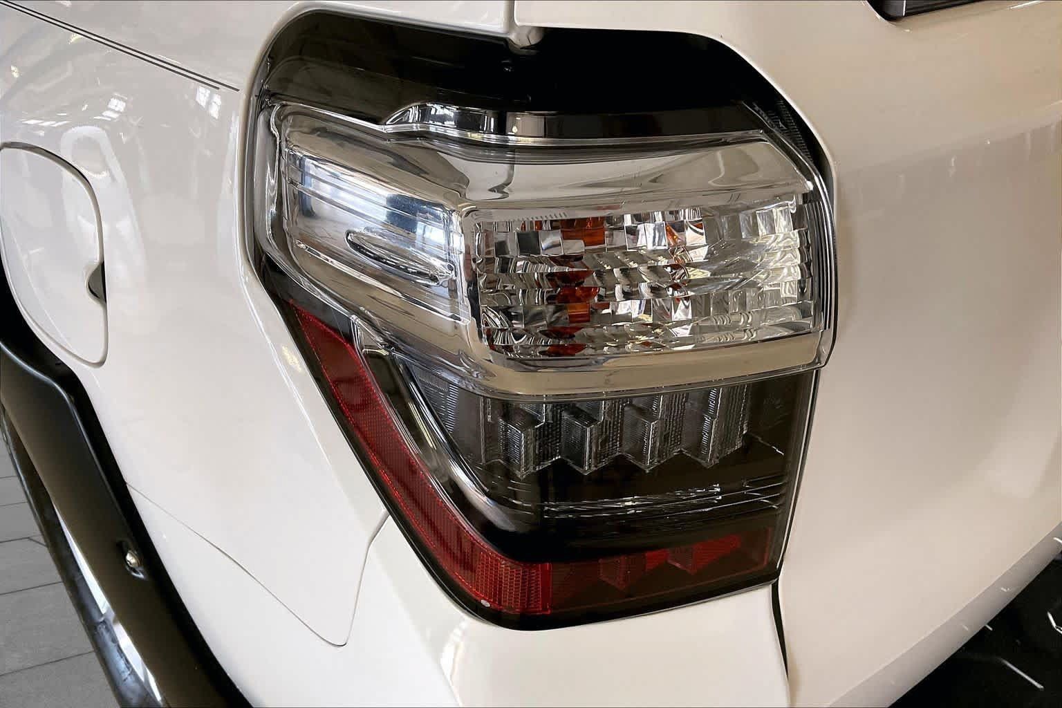Used 2020 Toyota 4Runner SR5 Premium RWD image 25