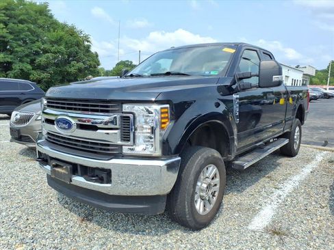 Used 2018 Ford F250 XLT w/ Snow Plow Prep Package AWD/4WD image 2