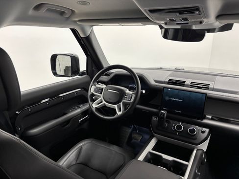 New 2025 Land Rover Defender 130 X-Dynamic SE AWD/4WD image 34