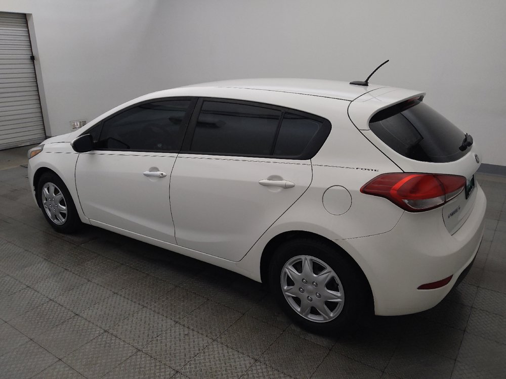 Used 2017 Kia Forte LX FWD image 3