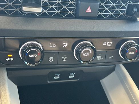 Used 2025 Honda Accord SE image 19