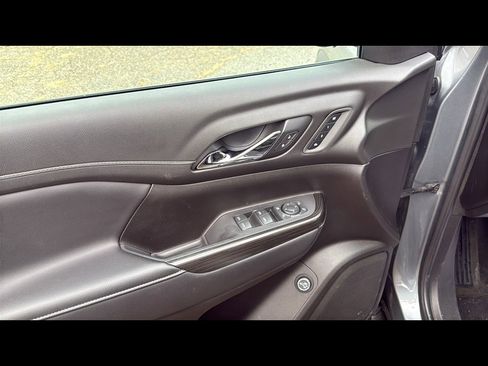 Certified 2021 GMC Acadia SLT w/ Elevation Edition image 12