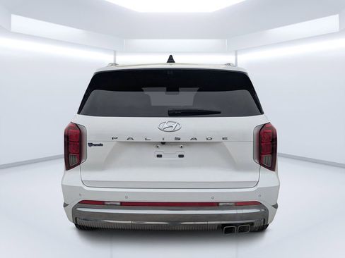 Used 2024 Hyundai Palisade Calligraphy image 4