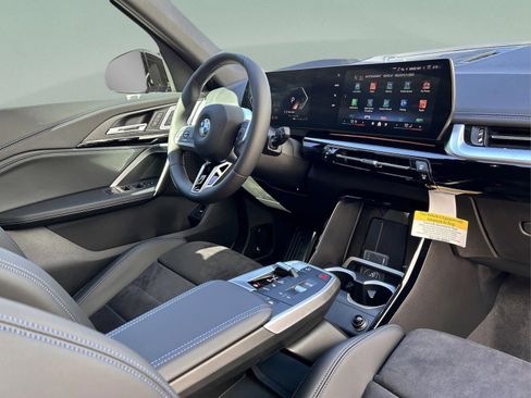 Used 2025 BMW X1 xDrive28i w/ Premium Package image 31