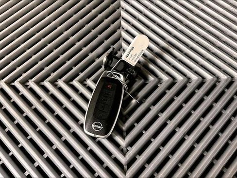 New 2026 Nissan Pathfinder Platinum image 13