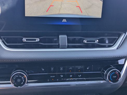 Used 2025 Chevrolet Equinox LT image 24