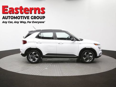 Used 2025 Hyundai Venue Limited FWD image 44