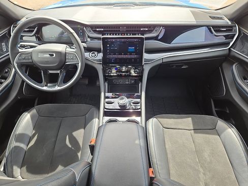 Used 2023 Jeep Grand Cherokee Trailhawk w/ Advanced Protech Group II image 19