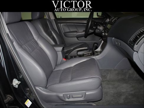 Used 2005 Honda Accord EX image 32
