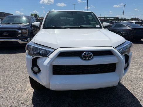 Used 2017 Toyota 4Runner SR5 Premium AWD/4WD image 2