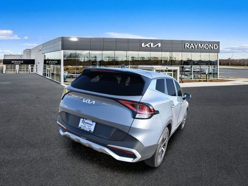 Used 2023 Kia Sportage EX FWD image 3