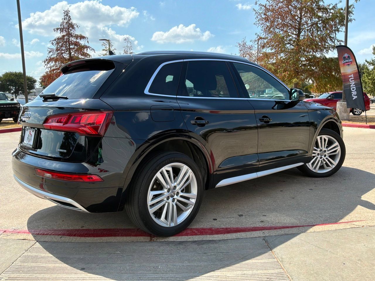 Used 2020 Audi Q5 2.0T Premium Plus w/ Premium Plus Package AWD/4WD image 6