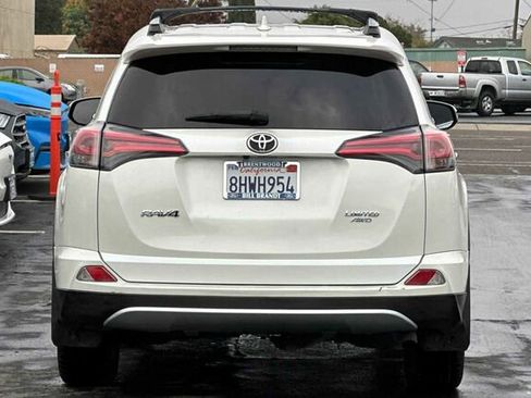 Used 2018 Toyota RAV4 Limited image 8