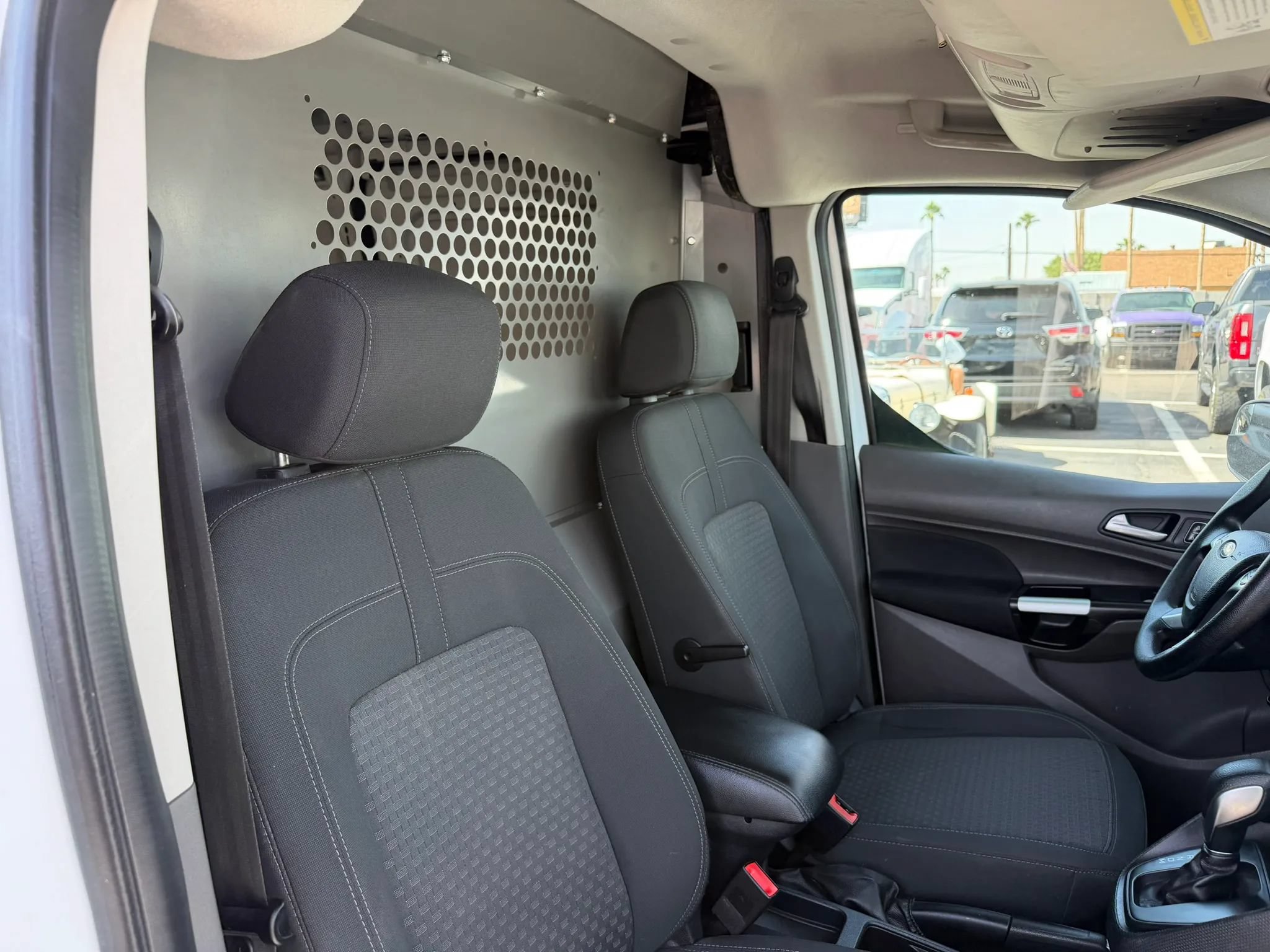 Used 2020 Ford Transit Connect XLT FWD image 24