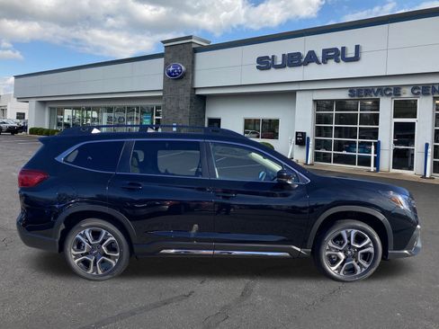 New 2025 Subaru Ascent Limited image 8